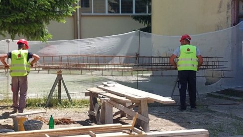 DO ZNANJA I NA OTVORENOM: Unapređenje obrazovnog eko-sistema u pirotskom okrugu DO ZNANJA I NA OTVORENOM: Unapređenje obrazovnog eko-sistema u pirotskom okrugu