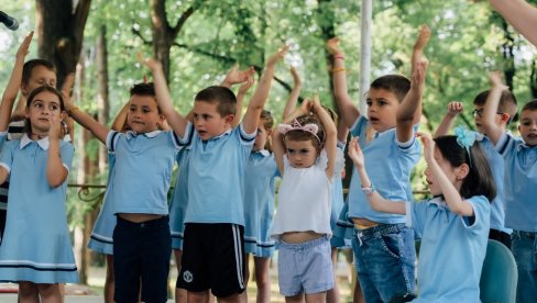 RAZIGRANI RODITELJI: U Gradskom parku u Vršcu obeležen Mesec roditeljstva