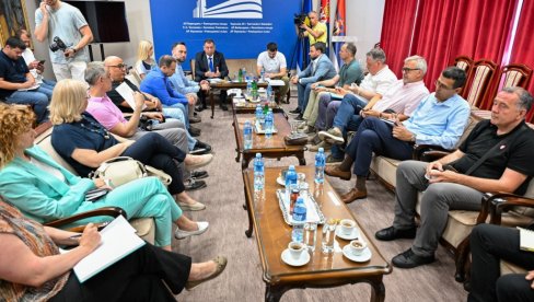 УБРЗАТИ ПРИПРЕМЕ ЗА РАСПИСИВАЊЕ КОНКУРСА: Покрајински секретар и декани факултета Универзитета у Новом Саду о пријемним испитима УБРЗАТИ ПРИПРЕМЕ ЗА РАСПИСИВАЊЕ КОНКУРСА: Покрајински секретар и декани факултета Универзитета у Новом Саду о пријемним испитима