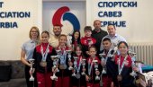 PONOSNI NA MEDALJE: Mali fitnes majstori u poseti Sportskom savezu Srbije