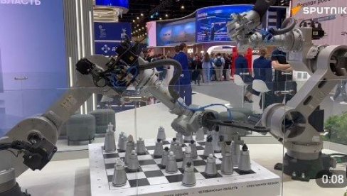 „VELEMAJSTORI“: Roboti odigrali šahovsku partiju na forumu u Sankt Peterburgu (VIDEO) „VELEMAJSTORI“: Roboti odigrali šahovsku partiju na forumu u Sankt Peterburgu (VIDEO)