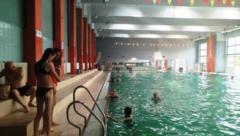 ODLIKAŠI BESPLATNO NA BAZEN: U Paraćinu za njih gratis usluga zatvorenog bazena ODLIKAŠI BESPLATNO NA BAZEN: U Paraćinu za njih gratis usluga zatvorenog bazena