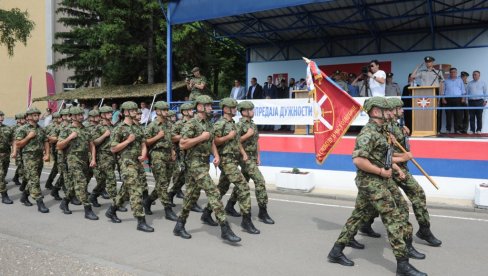 PUKOVNIK NEDELJKOVIĆ NA ČELU BRIGADE: Primopredaja dužnosti komandanta 2. brigade Kopnene Vojske Srbije