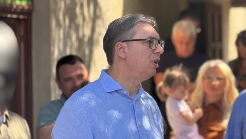 ŠOLAK TRAŽI ZABRANU, A NJEGA NA KRAJU ZABRANIŠE NA MESTU DIREKTORA Vučić: Do juče nas ubeđivali da on nema veze sa novinarstvom