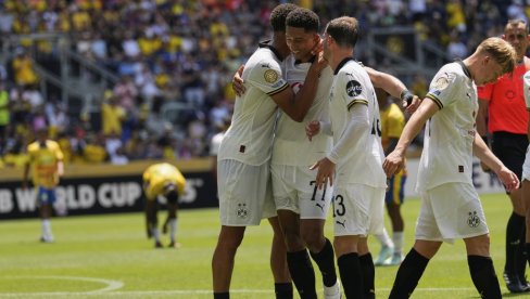 DORTMUND ZNA ŠTA MU JE ČINITI: Ubedljiva pobeda donosi milionerima prvo mesto u grupi