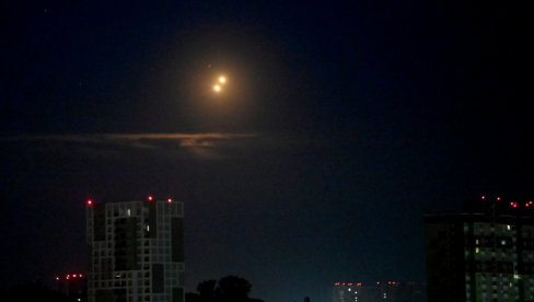 RUSI ŽESTOKO NAPALI KIJEV RAKETAMA I DRONOVIMA: Više mrtvih, desetine povređeno (FOTO/VIDEO)