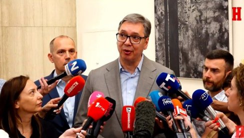 НАЈЛАКШЕ ЈЕ ДА КАЖЕТЕ ДА НЕКОГА МОЖЕТЕ ДА ПОБЕДИТЕ, А ТАЈ НЕКО НЕ МОЖЕ НИ ДА СЕ КАНДИДУЈЕ: Вучић одговорио Кораћу и Бакићу