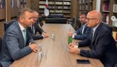 MAĐARSKA JE ISKRENI PRIJATELJ SRBIJE Vučević na sastanku sa izaslanikom Viktora Orbana (FOTO)
