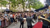 DOČEKALI LETO U RITMU DECIBELA: Francuzi i uz srpske trubače proslavili još jedan Praznik muzike (FOTO)