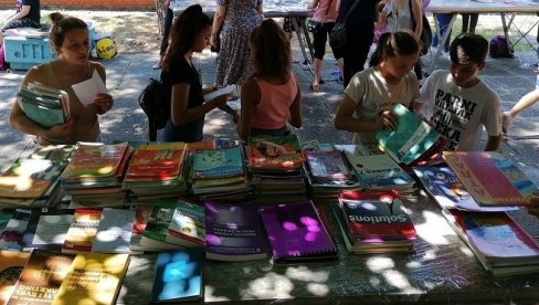 SAJAM POLOVNIH UDŽBENIKA U VRŠCU: Besplatno učešće za sve izlagače u Domu vojske