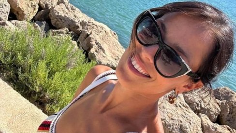 SVI SE PITAJU ZAŠTO JEDNOSTAVNO NE OBJAVE DA SU SE RAZVELI: Zbog ovih fotografija svi su uvereni da je njen brak GOTOV! (FOTO)