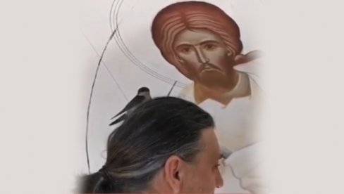 ČUDO U SRPSKOJ SVETINJI: Vidite šta je uradila lasta - kad čujete koja je simbolika ostaćete zatečeni (VIDEO) ČUDO U SRPSKOJ SVETINJI: Vidite šta je uradila lasta - kad čujete koja je simbolika ostaćete zatečeni (VIDEO)