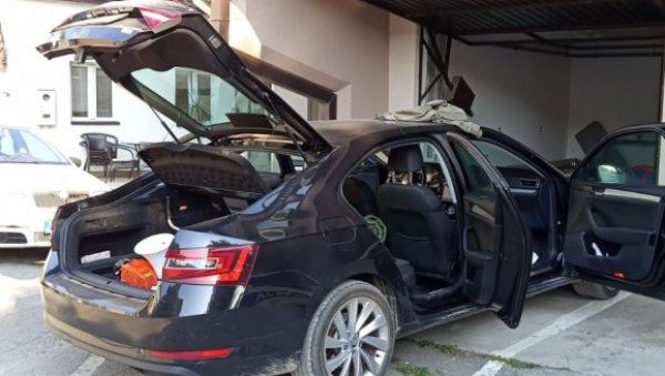 НАСТАВАК ЛОВА НА ЗАВЕРЕНИКЕ: Све више блокадера терориста иза решетака НАСТАВАК ЛОВА НА ЗАВЕРЕНИКЕ: Све више блокадера терориста иза решетака