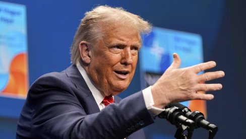 ПРЕДСЕДНИК ФЕД-А ЈЕ ТОТАЛНИ ГУБИТНИК Трамп: Пауел је превише љут, превише глуп и превише политички настројен
