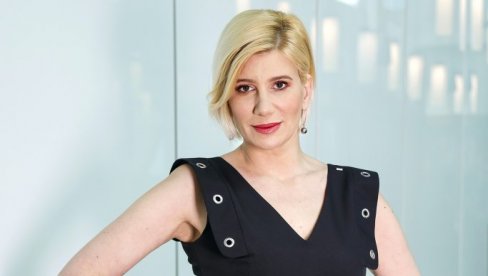 SLAĐANA LETINČIĆ ZA NOVOSTI: Novinarstvo i ja proslavljamo srebrnu svadbu, a obraz je najviša i najskuplja stvar (FOTO) SLAĐANA LETINČIĆ ZA NOVOSTI: Novinarstvo i ja proslavljamo srebrnu svadbu, a obraz je najviša i najskuplja stvar (FOTO)