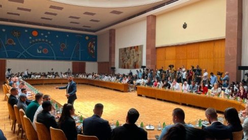 Vučić na otvaranju Međunarodnog foruma studenata Sloboda i suverenost naroda u 21. veku (VIDEO) Vučić na otvaranju Međunarodnog foruma studenata Sloboda i suverenost naroda u 21. veku (VIDEO)