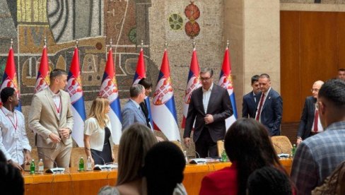 Vučić na otvaranju Međunarodnog foruma studenata Sloboda i suverenost naroda u 21. veku (VIDEO)
