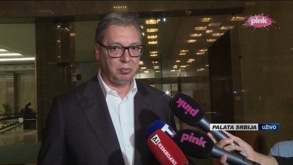 НАСИЉЕ И ОБОЈЕНА РЕВОЛУЦИЈА Вучић о блокадерима: Нема то никакве везе са правдом, у Хрватској и Грацу нико није излазио на улице НАСИЉЕ И ОБОЈЕНА РЕВОЛУЦИЈА Вучић о блокадерима: Нема то никакве везе са правдом, у Хрватској и Грацу нико није излазио на улице