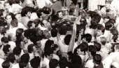 RUKOVODSTVO POKUŠAVA DA IZBEGNE GUŽVU NA SAHRANI: Kada se saznalo za Lekinu smrt, dosta se sveta okupilo oko kuće u kojoj je živeo