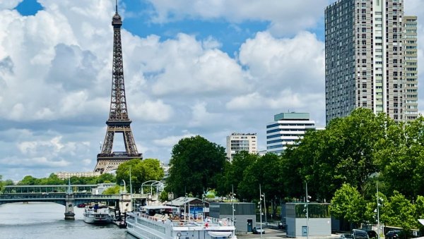 НОВИ ПОРАЗ МАКРОНА: Посланици француског парламента суспендовали пензиону реформу