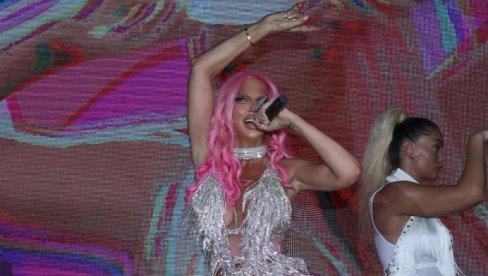 MOJ ŽIVOT NE MOŽE BITI DRUGAČIJI: Jelena Karleuša o karijeri dugoj tri decenije, novoj ljubabi i muškarcima, usponima i padovima (FOTO)