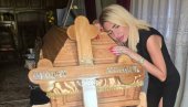 Posle smrti oca se osećam oslobođeno - vratila sam se u centar zbivanja, postala jača