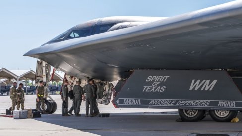 АМЕРИКА БИ ДА ИЗБЕГНЕ РАТ СА ИРАНОМ: САД разматрају испоруку Б-2 стелт бомбардера и ГБУ-57 „разарача бункера“ Израелу