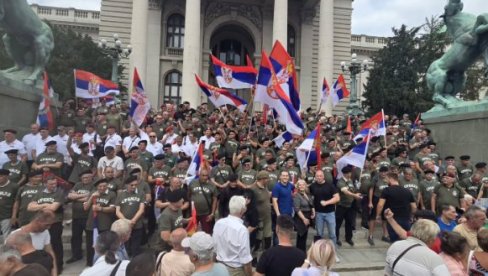 JUNACI SRBIJE Vučić objavio fotografiju veterana na Vidovdan