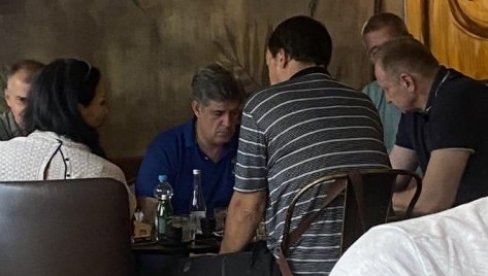 ĐILAS, MARINIKA I MILJUŠ STVARNI ORGANIZATORI: Uslikani kako se spremaju za nasilni, blokaderski protest! ĐILAS, MARINIKA I MILJUŠ STVARNI ORGANIZATORI: Uslikani kako se spremaju za nasilni, blokaderski protest!