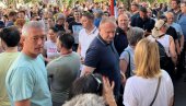 BLOKADERI KREĆU U UNIŠTAVANJE SRBIJE: Počeo protest za koji su blokaderi rekli da će biti nasilan BLOKADERI KREĆU U UNIŠTAVANJE SRBIJE: Počeo protest za koji su blokaderi rekli da će biti nasilan