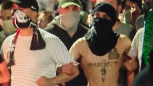 STUDENTI? Pa ovo kao fanatična intifada... (VIDEO) STUDENTI? Pa ovo kao fanatična intifada... (VIDEO)