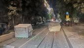 ВАНДАЛСКО ПОНАШАЊЕ БЛОКАДЕРА: Милионска штета на улицама (ФОТО) ВАНДАЛСКО ПОНАШАЊЕ БЛОКАДЕРА: Милионска штета на улицама (ФОТО)