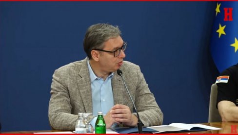 NE BRINITE, DRŽAVA I NAROD SRBIJE UVEK NA KRAJU POBEDE Vučić: Radujem se Lusu iz Raške što otvara 300 mesta u Kruševcu NE BRINITE, DRŽAVA I NAROD SRBIJE UVEK NA KRAJU POBEDE Vučić: Radujem se Lusu iz Raške što otvara 300 mesta u Kruševcu