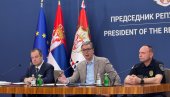 ТУЖНА БЛОКАДЕРСКА ПРИЧА ЈЕ ЗАВРШЕНА Вучић: Лагали су да ћу да побегнем, а све време сам био са народом ТУЖНА БЛОКАДЕРСКА ПРИЧА ЈЕ ЗАВРШЕНА Вучић: Лагали су да ћу да побегнем, а све време сам био са народом