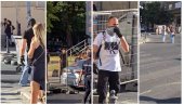 БЛОКАДЕРИ ТЕРОРИСТИ ПРАВЕ ХАОС ПО ЗЕМУНУ: Полупали човеку аутомобил, а полиција не реагује (ВИДЕО)