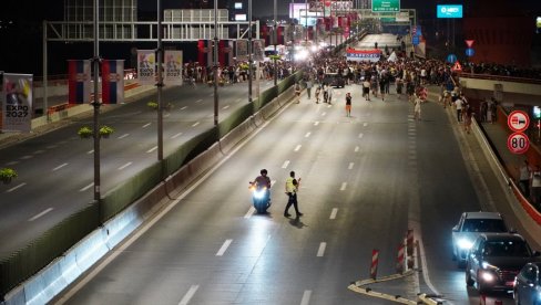 BLOKADERI TERORISTI BLOKIRALI GAZELU: Prave totalni haos i maltretiraju sav narod BLOKADERI TERORISTI BLOKIRALI GAZELU: Prave totalni haos i maltretiraju sav narod