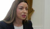 SRAMNO I NEDOPUSTIVO DIVLJAŠTVO, TO NEMA NIKAKVE VEZE SA DEMOKRATIJOM: Mesarović oštro osudila organizovano nasilje i blokade širom Srbije