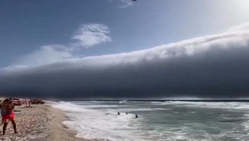 NEVEROVATNE SCENE: DŽinovski cunami na nebu zaprepastio kupače (FOTO/VIDEO)