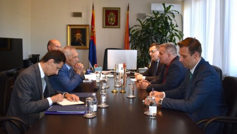 MINISTAR STANKOVIĆ SA AMBASADOROM RUSIJE BOCAN HARČENKOM: Saradnja s Rusijom u oblasti obrazovanja MINISTAR STANKOVIĆ SA AMBASADOROM RUSIJE BOCAN HARČENKOM: Saradnja s Rusijom u oblasti obrazovanja
