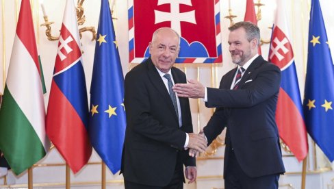 PELEGRINI I ŠULJOK: Zabrana uvoza energetskih sirovina iz Rusije ─ pretnja za Mađarsku i Slovačku PELEGRINI I ŠULJOK: Zabrana uvoza energetskih sirovina iz Rusije ─ pretnja za Mađarsku i Slovačku