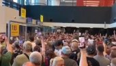 Више од 70.000 путника ЗАРОБЉЕНО НА РУСКОМ АЕРОДРОМУ: Саобраћај потпуно парализован, карте за возове распродате