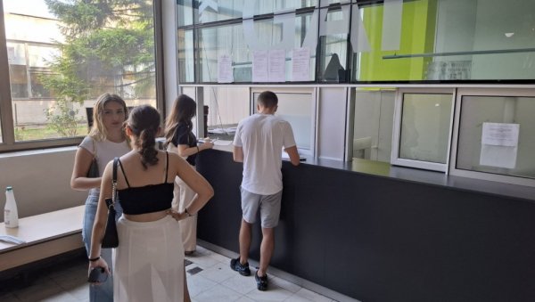 НА УНИВЕРЗИТЕТУ У БЕОГРАДУ ПОЧЕО ПРВИ УПИСНИ РОК, ПРИЈАВЕ ЈОШ ДАНАС: Највише пријава на грађевини