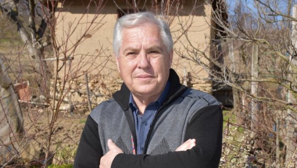 ЈЕЗИК ИЗ РОДНОГ КРАЈА И СОКАКА: Власта Н. Ценић, први добитник награде Милован Данојлић за најбољу књигу поезије за децу ЈЕЗИК ИЗ РОДНОГ КРАЈА И СОКАКА: Власта Н. Ценић, први добитник награде Милован Данојлић за најбољу књигу поезије за децу