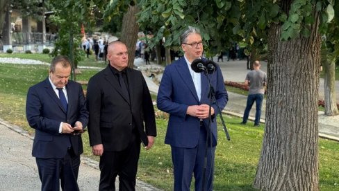 SVE SNAGE POLICIJE ANGAŽOVANE NA GAŠENJU POŽARA Vučić: Molim sve ove što ruše svoju državu da razmisle o tome i puste nas da sačuvamo zemlju SVE SNAGE POLICIJE ANGAŽOVANE NA GAŠENJU POŽARA Vučić: Molim sve ove što ruše svoju državu da razmisle o tome i puste nas da sačuvamo zemlju