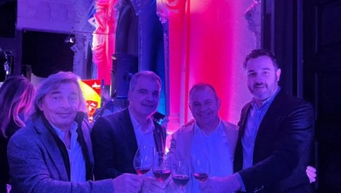 LICEMERNI DEKAN: Palio zemlju, a sa blokaderima slavio unosne poslove (FOTO)