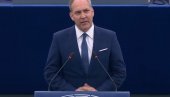 БАРТУЛИЦА ПУМПА: Ево шта о Србима каже онај коме су блокадери тапшали у Бриселу БАРТУЛИЦА ПУМПА: Ево шта о Србима каже онај коме су блокадери тапшали у Бриселу