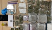 U STANU PRONAĐENO VIŠE OD DEVET KILOGRAMA NARKOTIKA: Uhapšen Novosađanin osumnjičen za trgovinu drogom