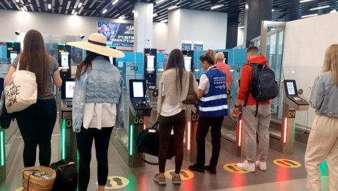 СА ТЕСЛЕ ДИРЕКТНО КА 116 ДЕСТИНАЦИЈА: За неколико година београдски аеродором постао један од најмодернијих у региону СА ТЕСЛЕ ДИРЕКТНО КА 116 ДЕСТИНАЦИЈА: За неколико година београдски аеродором постао један од најмодернијих у региону