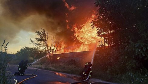BRITANSKE RAKET POGODILE VITALAN OBJEKAT U RUSIJI: Stradalo srce ruskog vojnog kompleksa (VIDEO) BRITANSKE RAKET POGODILE VITALAN OBJEKAT U RUSIJI: Stradalo srce ruskog vojnog kompleksa (VIDEO)