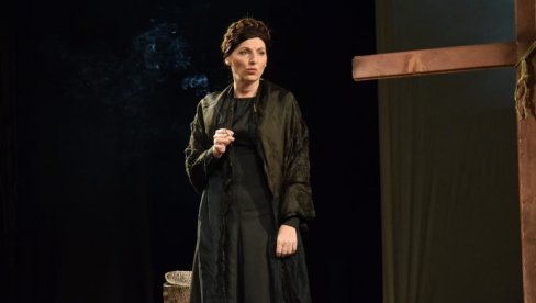 ČUČUK STANA U POZORIŠNOM MUZEJU: Monodrama o srpskoj heroini u izvođenju zaječarske glumice Nataše Petrović ČUČUK STANA U POZORIŠNOM MUZEJU: Monodrama o srpskoj heroini u izvođenju zaječarske glumice Nataše Petrović